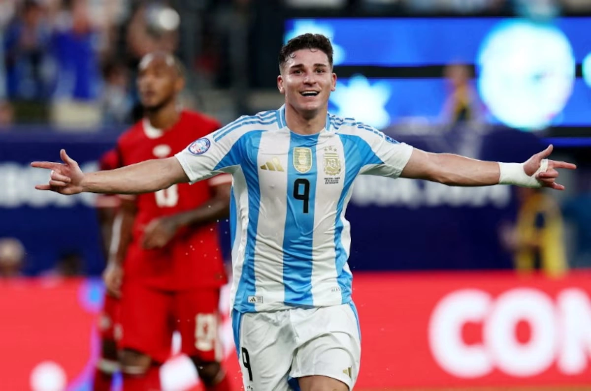 Julian Alvarez Mở Đường Tới Barca – Cơ Hội Cho Fan RR88 Baccarat Theo Dõi Siêu Sao - hình ảnh - winrr88.com
