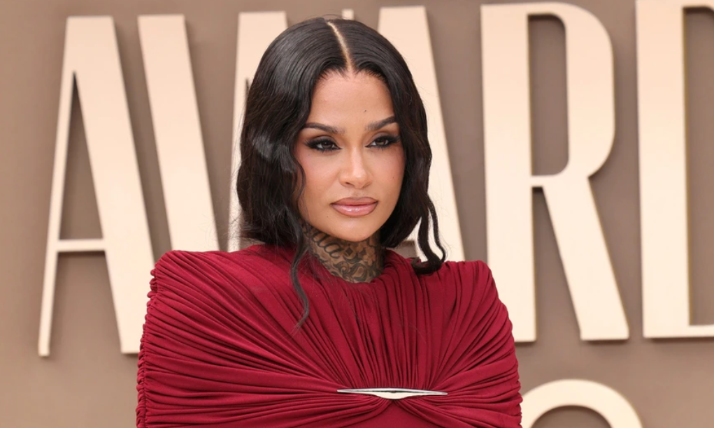 Ca sĩ Mỹ Kehlani tỏa sáng với thiết kế của NTK Việt tại BET 2026 - hình ảnh - winrr88.com Ca sĩ Mỹ Kehlani tỏa sáng với thiết kế của NTK Việt tại BET 2026 - hình ảnh - winrr88.com