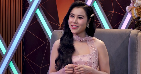 Ca sĩ Hồng Gấm tuổi 33: Kín tiếng sau ánh đèn sân khấu nhưng vẫn cháy hết mình với bolero - hình ảnh - winrr88.com Ca sĩ Hồng Gấm tuổi 33: Kín tiếng sau ánh đèn sân khấu nhưng vẫn cháy hết mình với bolero - hình ảnh - winrr88.com