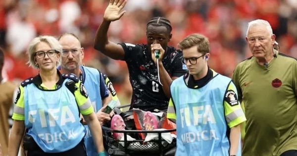 Khuyến mãi RR88 và tin buồn từ World Cup: Cầu thủ Canada chia tay sớm vì gãy chân - hình ảnh - winrr88.com Khuyến mãi RR88 và tin buồn từ World Cup: Cầu thủ Canada chia tay sớm vì gãy chân - hình ảnh - winrr88.com