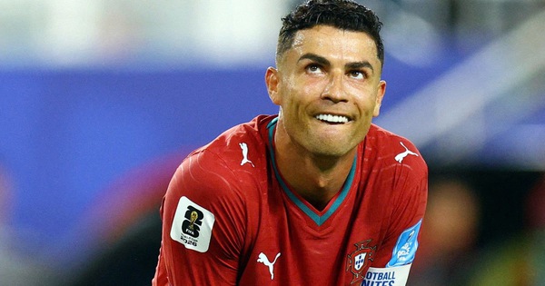 Nỗi buồn khó tả của Ronaldo: Nhạt nhòa, điểm thấp và bị mỉa mai - hình ảnh - winrr88.com Nỗi buồn khó tả của Ronaldo: Nhạt nhòa, điểm thấp và bị mỉa mai - hình ảnh - winrr88.com
