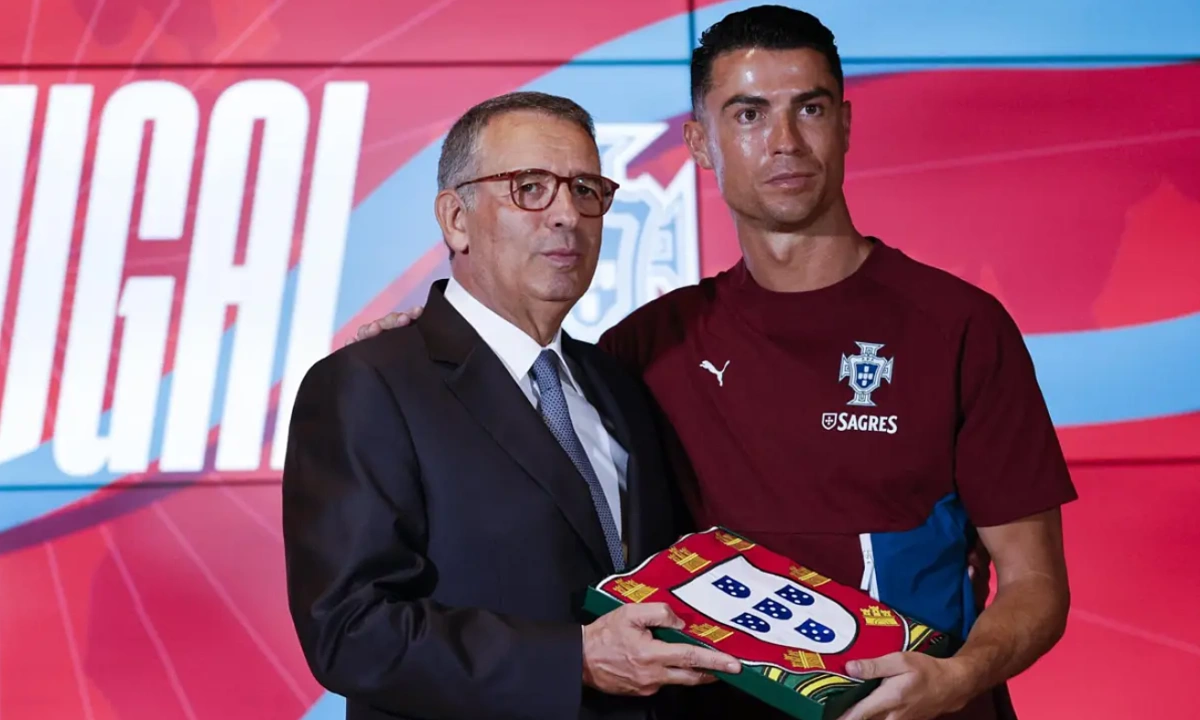 Tổng thống trao quốc kỳ cho Ronaldo, RR88 đồng hành cùng giấc mơ vô địch World Cup 2026 - hình ảnh - winrr88.com
