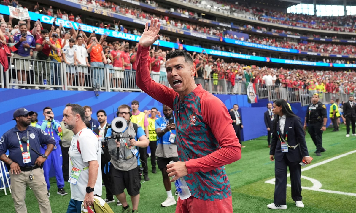 Ronaldo Mong Đợi Trận Chung Kết World Cup 2026 Với Messi – Cơ Hội Vàng Cho Fan Cược Thể Thao RR88 - hình ảnh - winrr88.com Ronaldo Mong Đợi Trận Chung Kết World Cup 2026 Với Messi – Cơ Hội Vàng Cho Fan Cược Thể Thao RR88 - hình ảnh - winrr88.com
