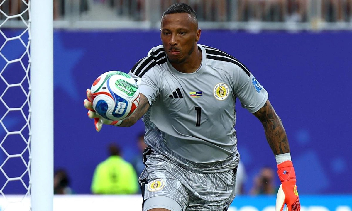 Thủ môn Curacao Eloy Room đùa vui về tượng đài sau màn trình diễn World Cup - hình ảnh - winrr88.com