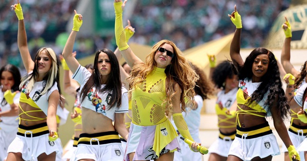 Shakira nhảy múa ăn mừng khi Colombia có vé đi tiếp, vì sao Ronaldo phải lo? - hình ảnh - winrr88.com
