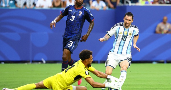 Khoảnh khắc thủ thành Vozinha cản phá cú sút của Messi: Huyền thoại ở tuổi 40! - hình ảnh - winrr88.com Khoảnh khắc thủ thành Vozinha cản phá cú sút của Messi: Huyền thoại ở tuổi 40! - hình ảnh - winrr88.com