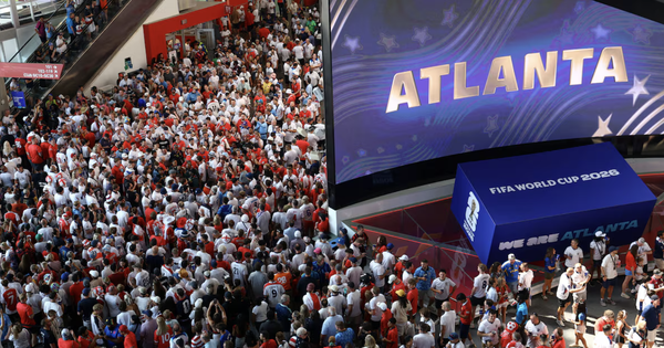 Cơn sốt vòng tay ‘huyền thoại’ tại World Cup 2026: Món quà miễn phí khiến triệu fan cuồng nhiệt - hình ảnh - winrr88.com Cơn sốt vòng tay ‘huyền thoại’ tại World Cup 2026: Món quà miễn phí khiến triệu fan cuồng nhiệt - hình ảnh - winrr88.com